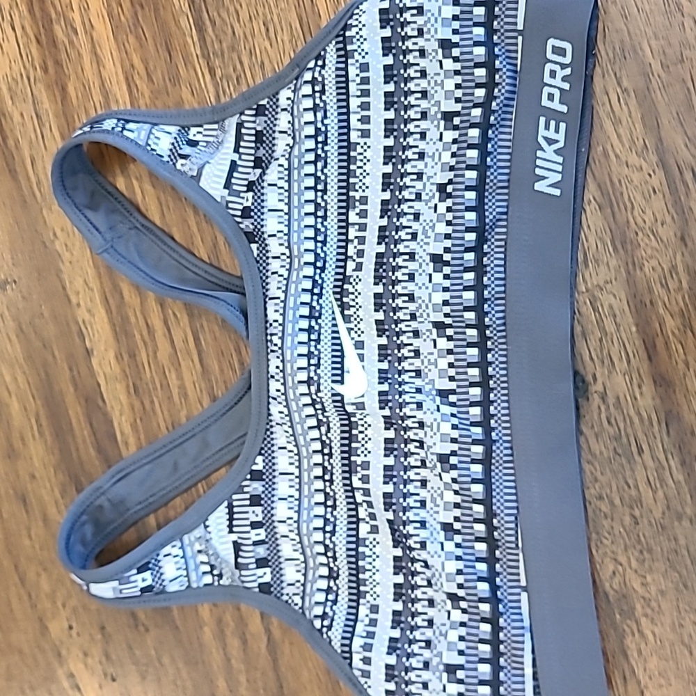 Nike Pro pattern sports bra Med
